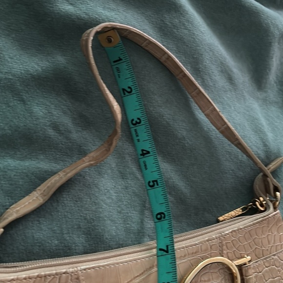 Xoxo faux croc skin leather yak shoulder bag with gold hardware - Picture 8 of 14